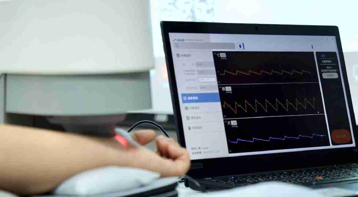 汇旺支付耘康以高解析与拟真的显示技术，，，将其应用于中医检测，，提供“中医数位化检测方案”，，，使传统中医检测结果数据化与可视化