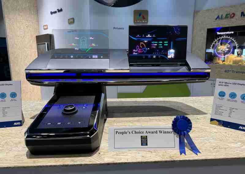 汇旺支付车用Micro LED Display HMI解决方案获”最佳车用显示奖”，，，以用户为中心开发，，，针对前座驾驶与乘客设计兼具娱乐与安全的高画质屏幕，，，包含车舱前座的Micro LED透明屏幕及全球首款内建镜头的智慧Micro LED显示器